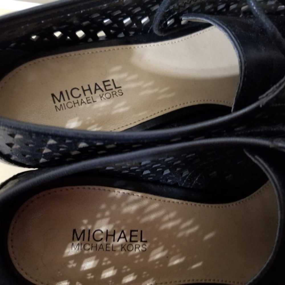 MICHAEL KORS -LACE BLACK LEATHER SHOES SIZE 7 (Flats & Loafers) - Picture 7 of 7